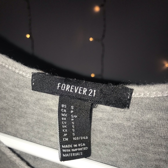 Forever 21 Tee Shirt. Only wore once! 💁🏼‍♀️💓 - Picture 2 of 3